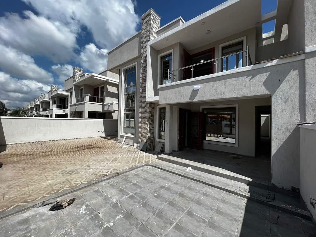 4-Bedroom+DSQ