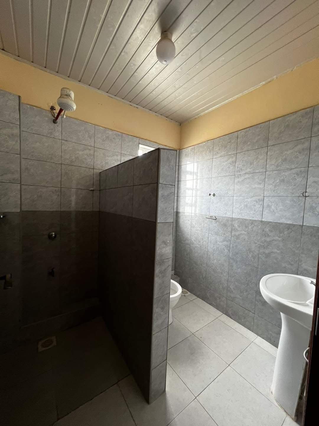 magnificent 4 bedroom house in Membley Estate