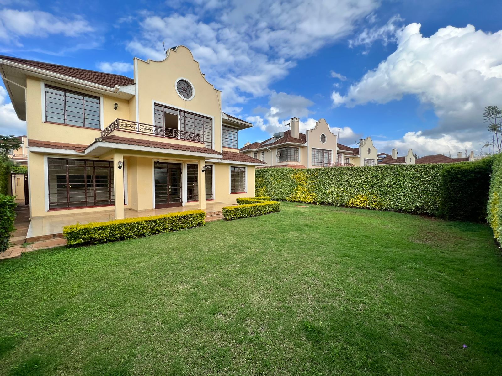 4-Bedrooms+DSQ