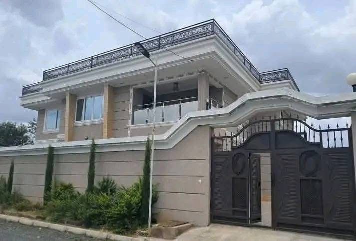 5 Bedroom Villa