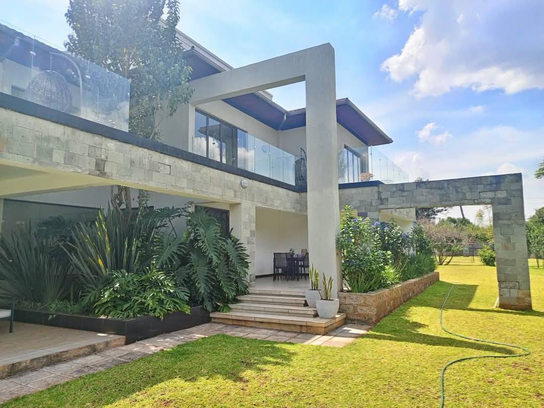5 Bedroom Townhouse