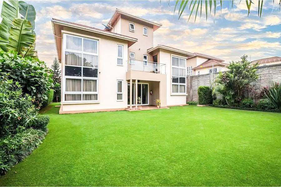 4 Bedroom Townhouse