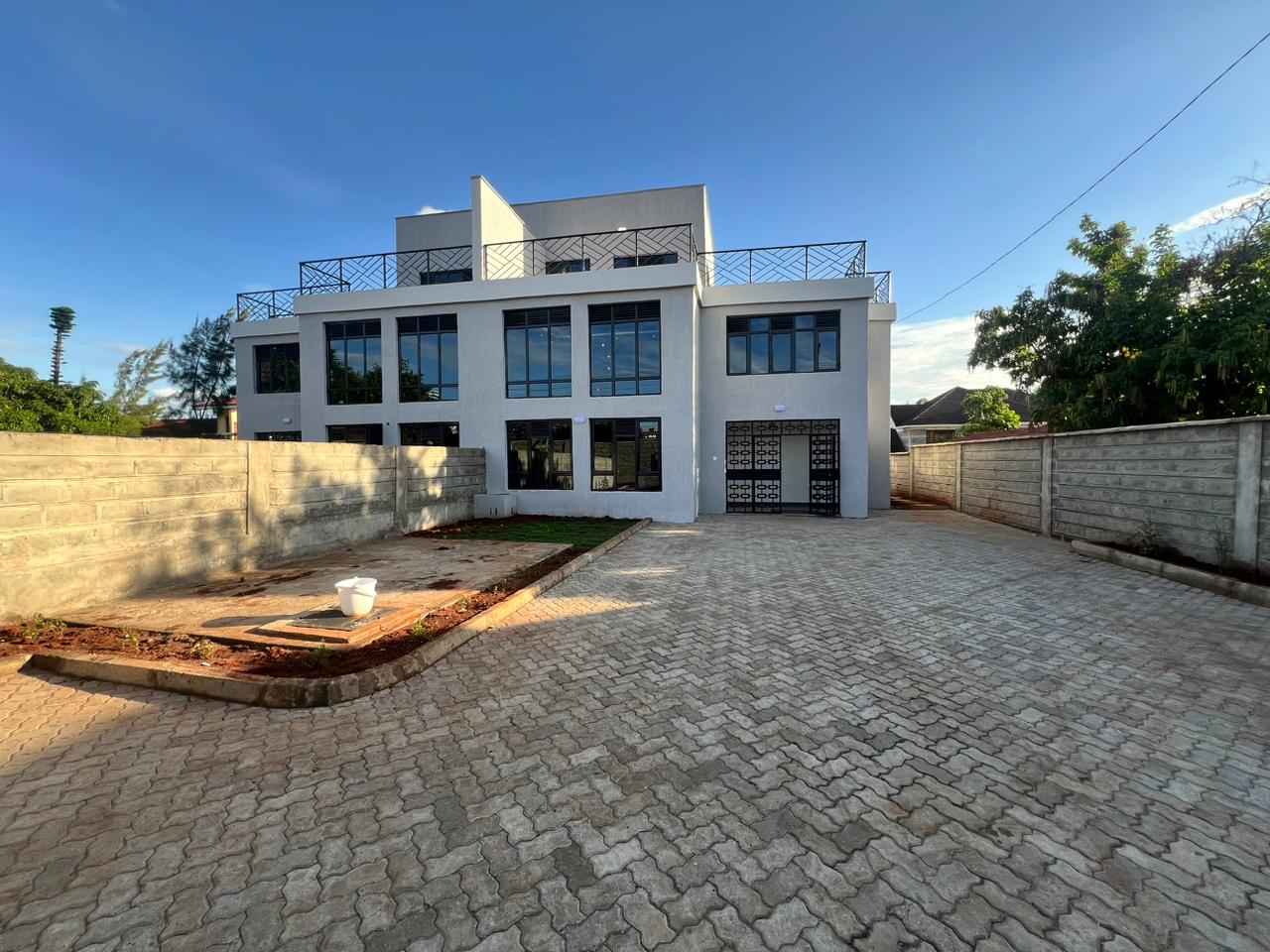 4 Bedroom Villa