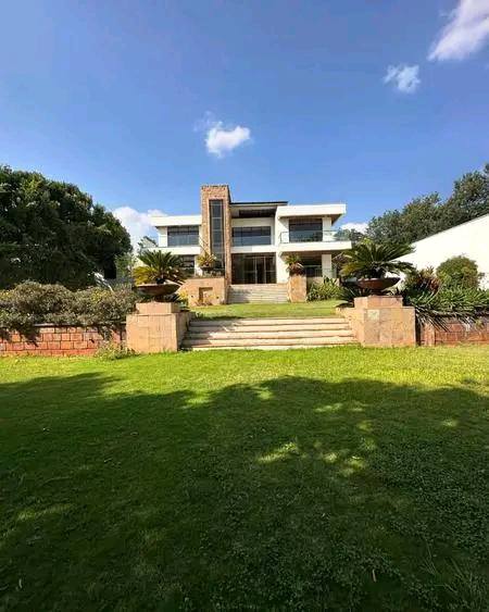 5 Bedroom Villa