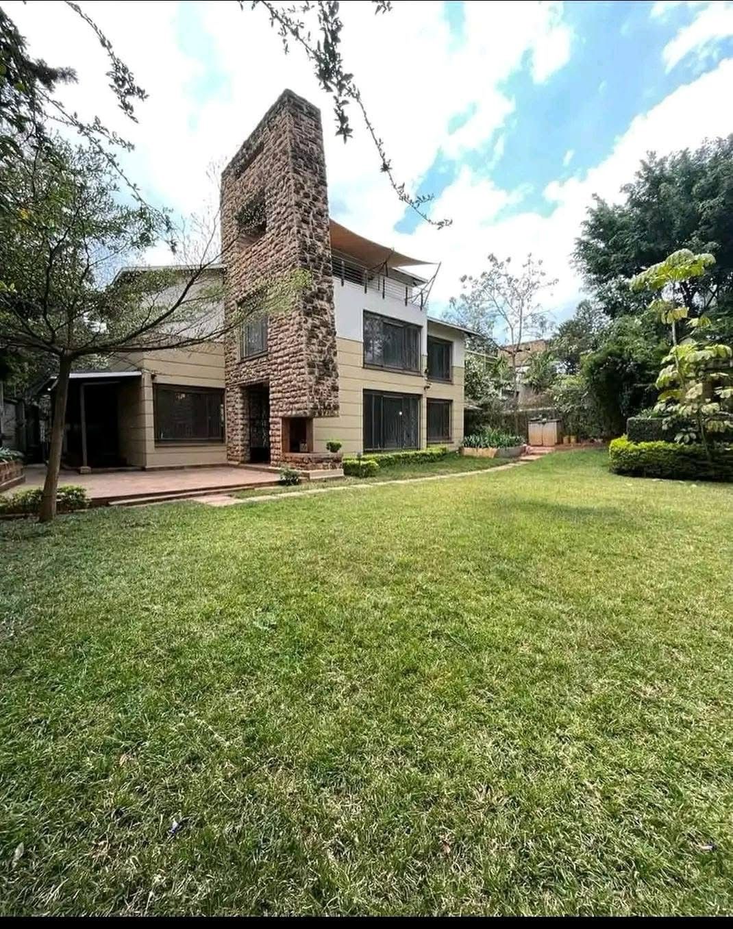 5 Bedroom Townhouse