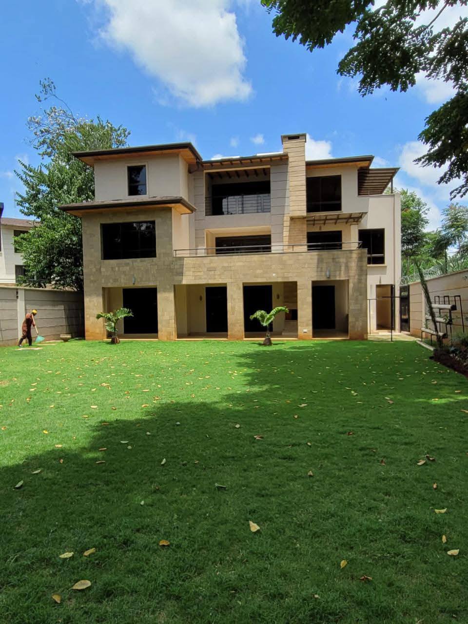 5 Bedroom Plus DSQ