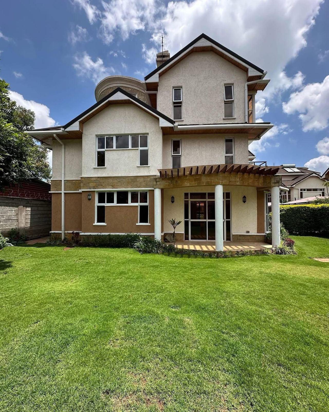 5 Bedroom plus DSQ