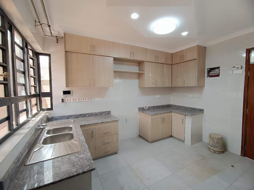 4-Bedroom+DSQ image 10