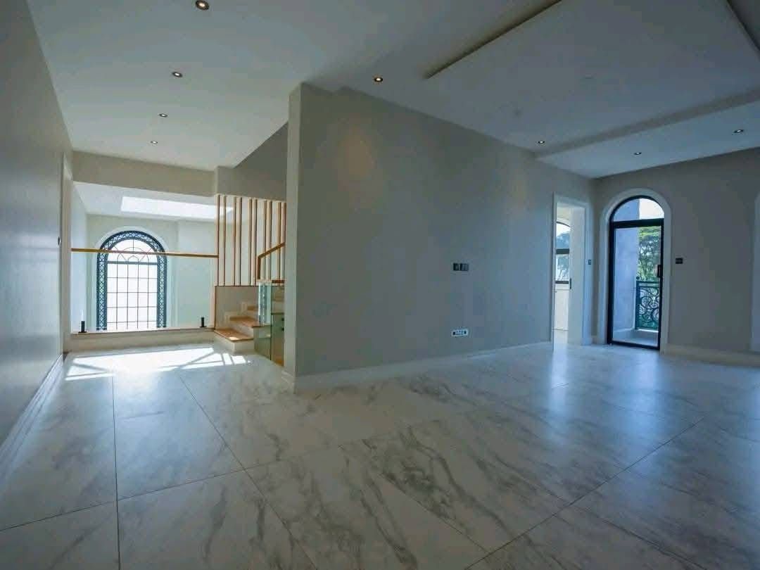 5 Bedroom and DSQ image 3