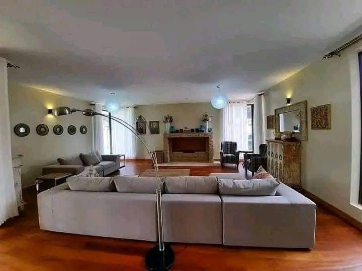 5 Bedroom Townhouse plus DSQ image 4