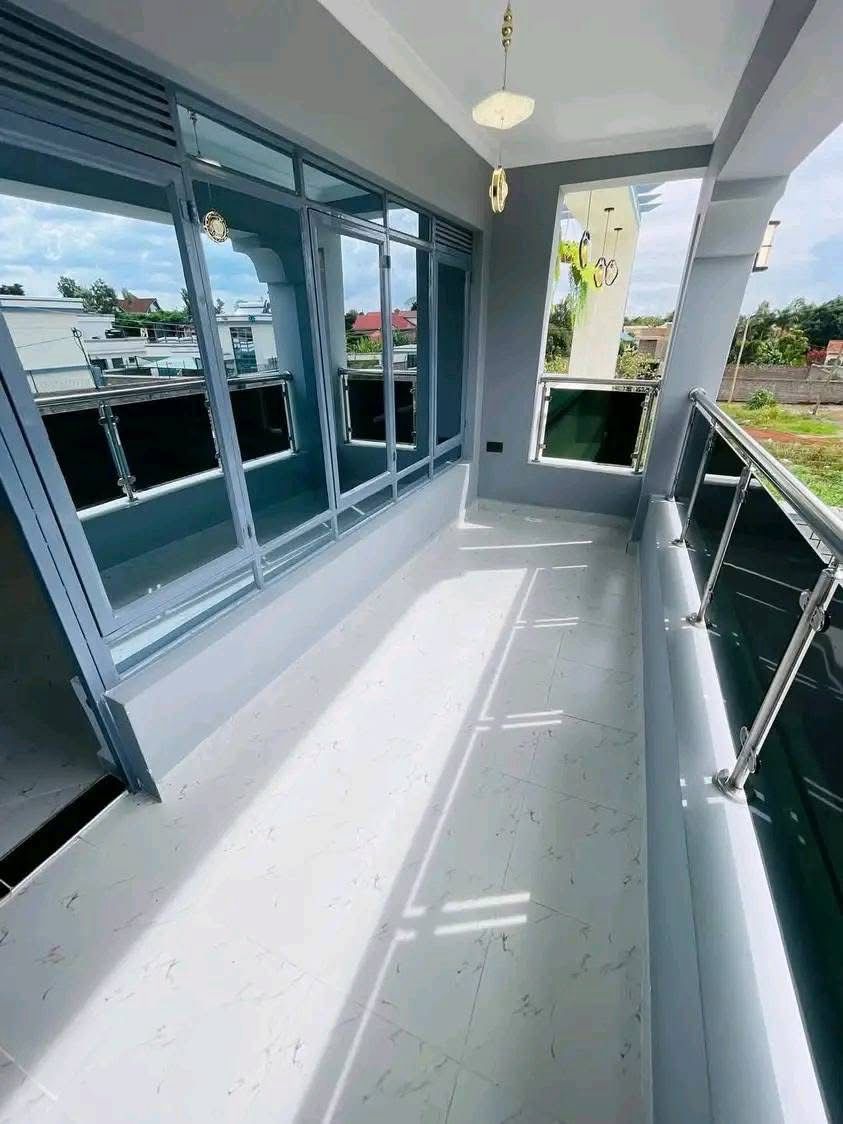 4-bedroom and DSQ image 8