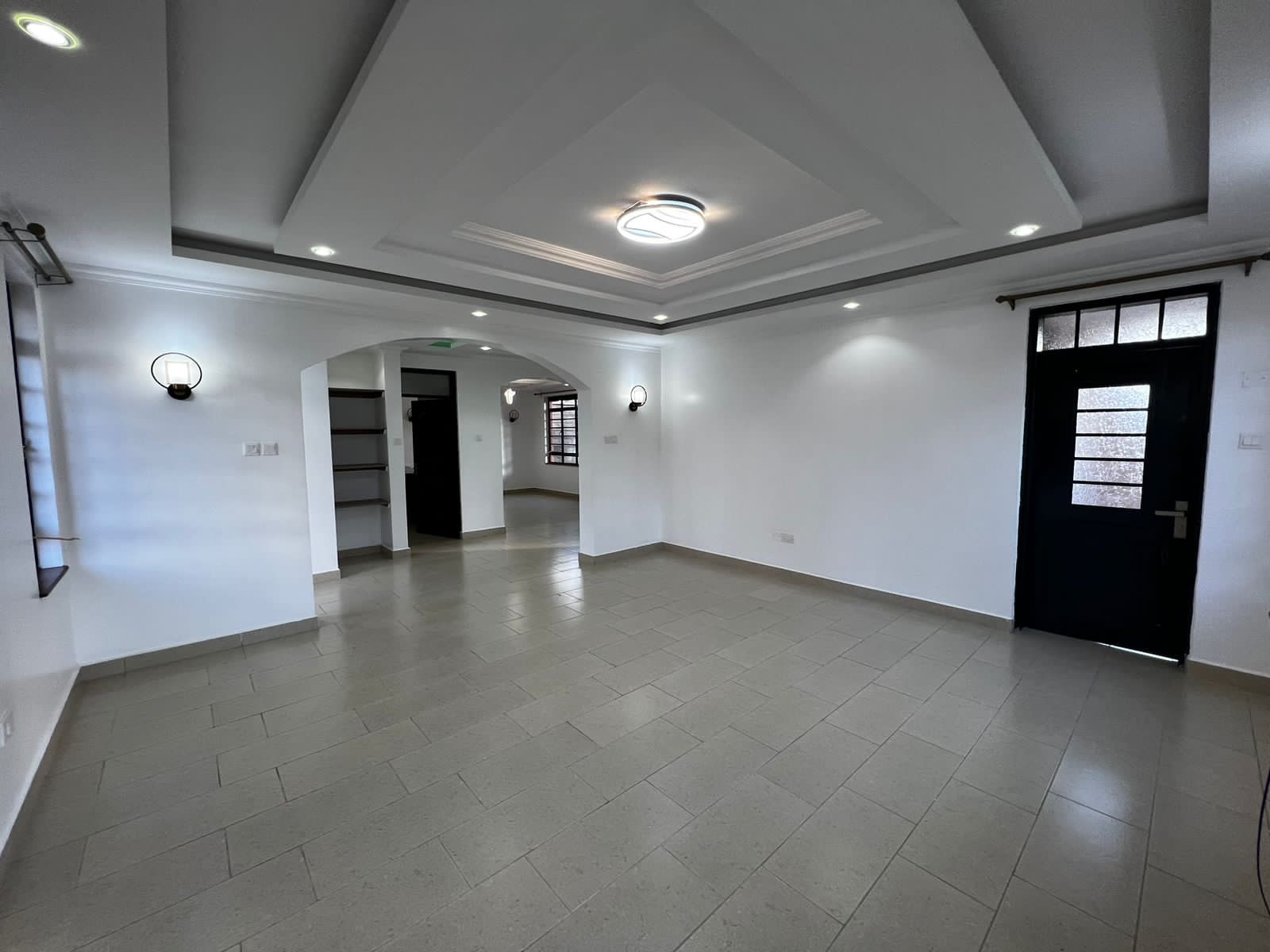 Elegant 4-Bedroom Home with SQ for Rent image 4