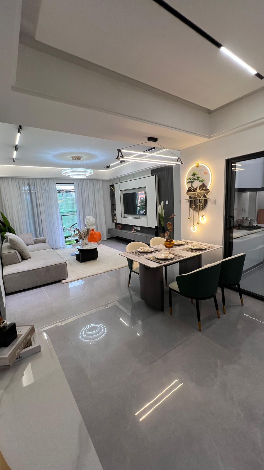 3 Bedroom Apartment image 8