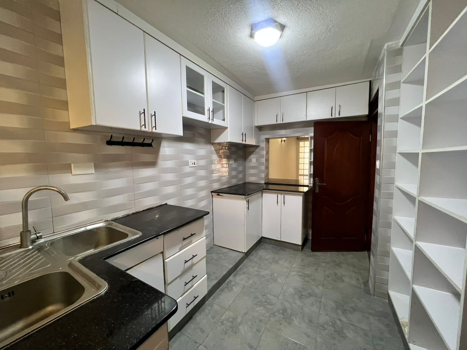 3-Bedroom image 4