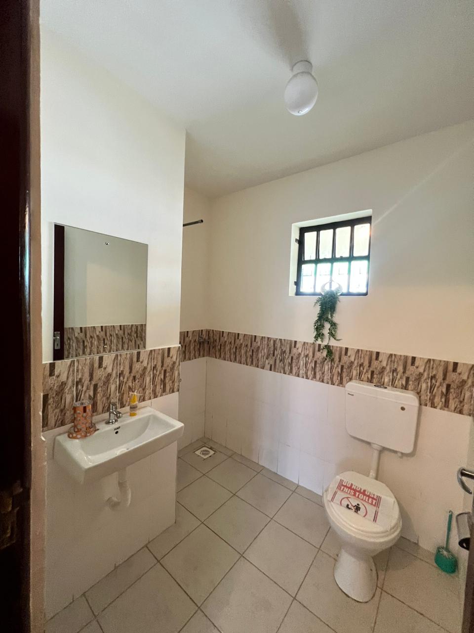 2-Bedroom image 8