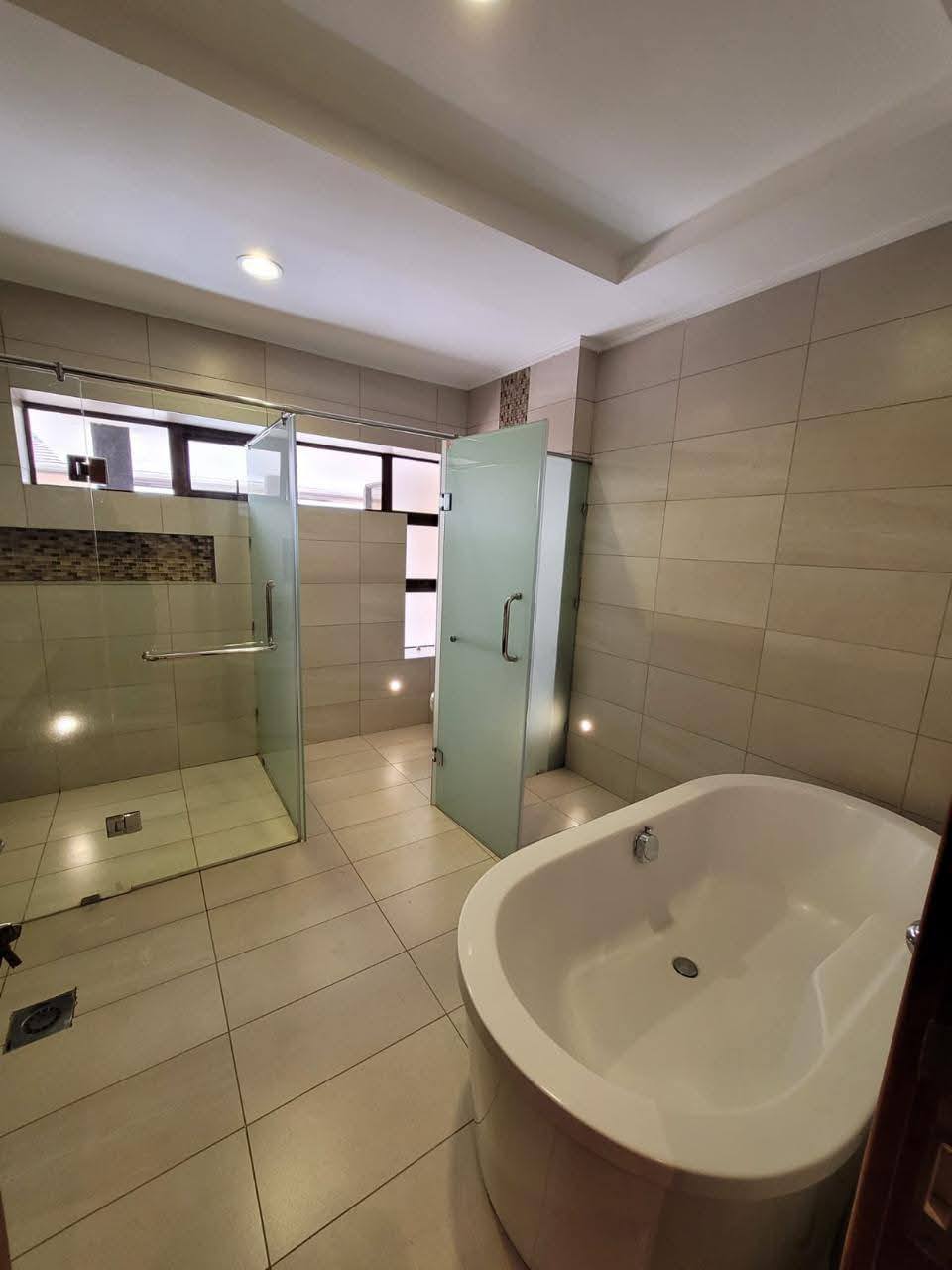 5 Bedroom Plus DSQ image 8