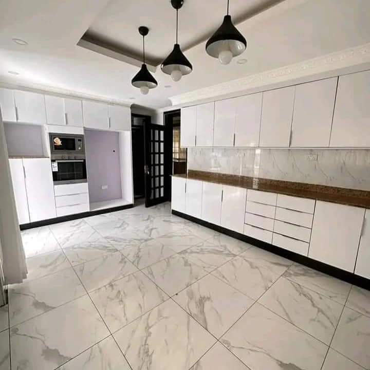 7-Bedroom Townhouse with DSQ for Sale in Karen image 14