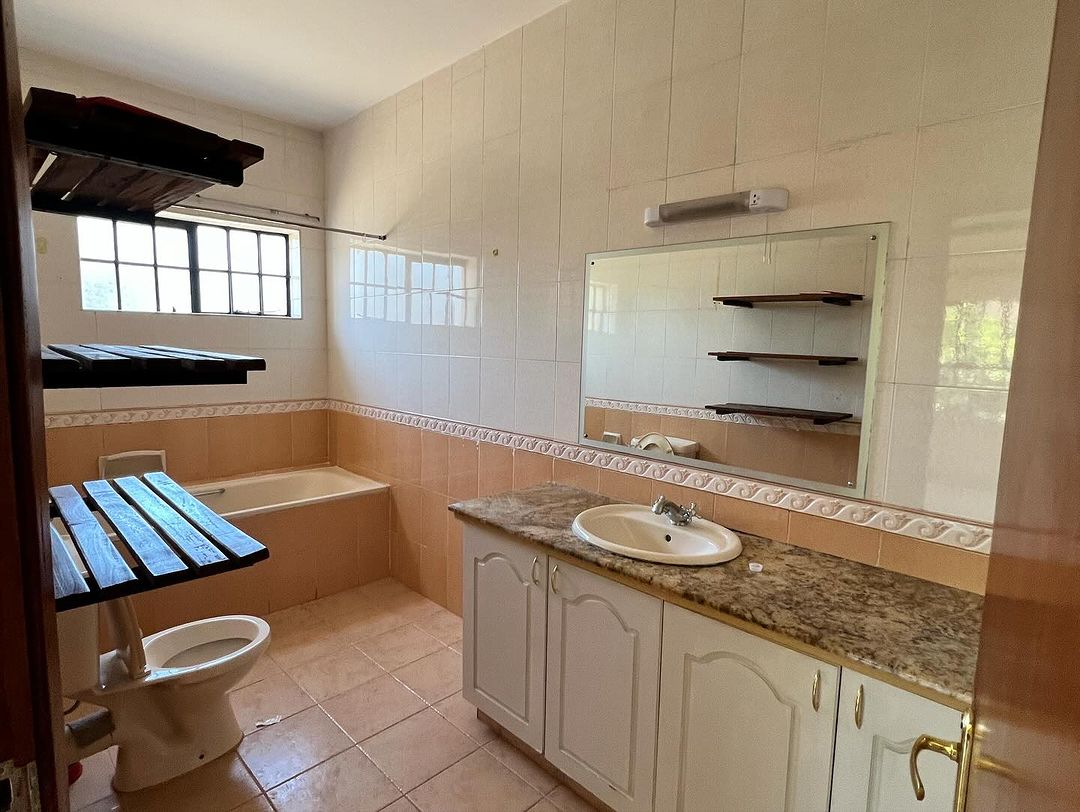 3-Bedroom image 9