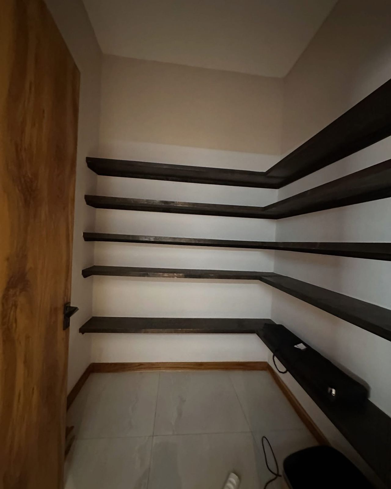 4 Bedroom and Dsq image 4