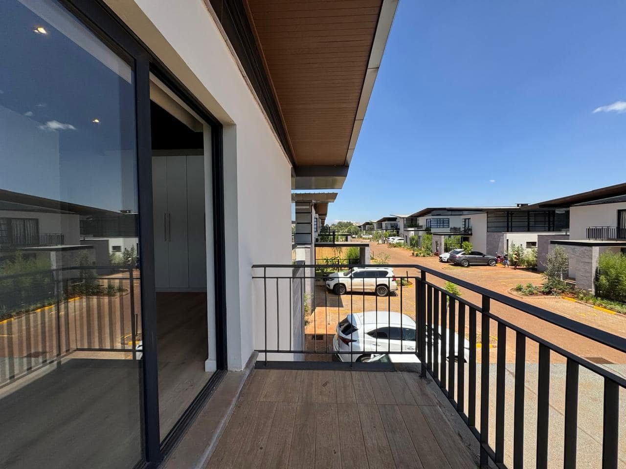 4 Bedroom image 14