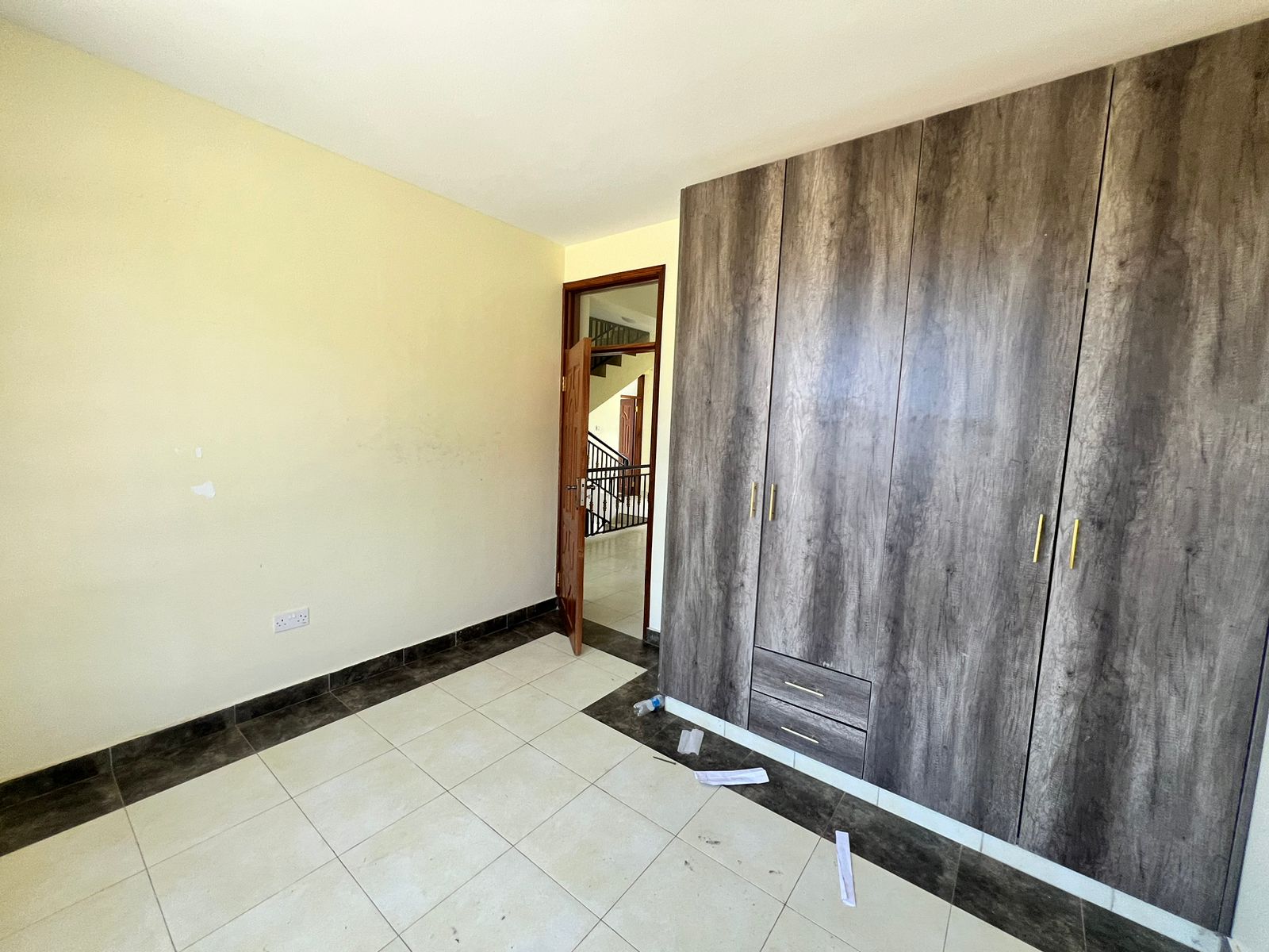 5-Bedroom image 10