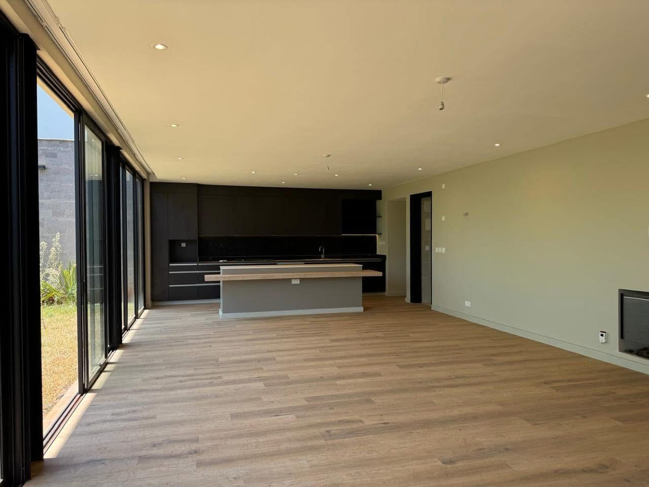 4 Bedroom image 3