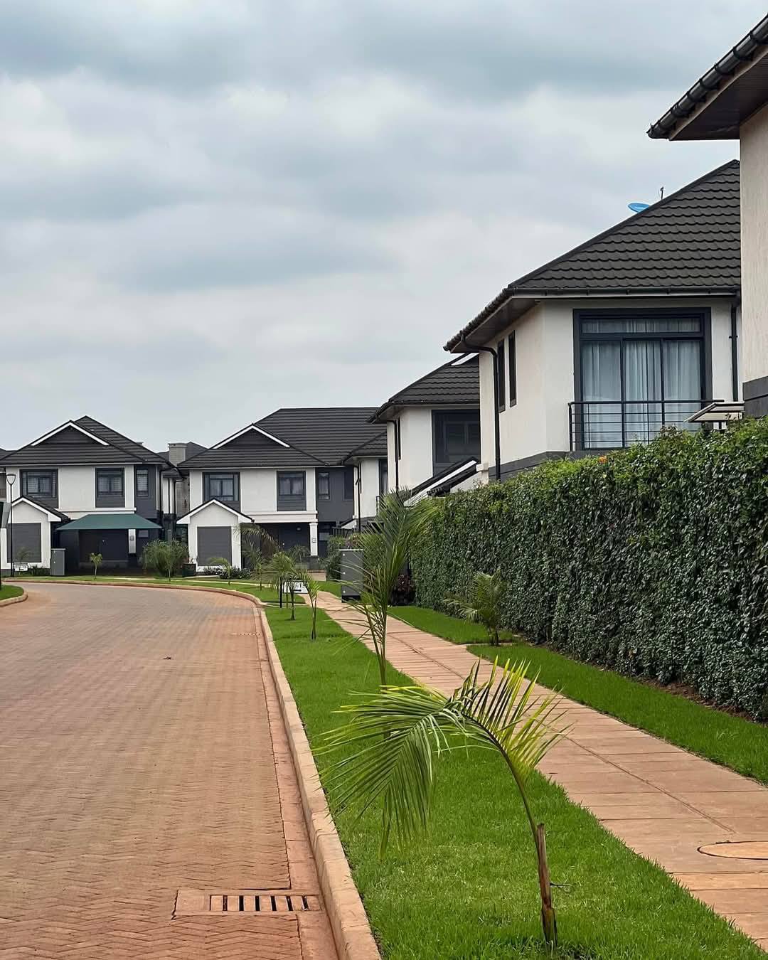 4-Bedroom and DSQ image 4