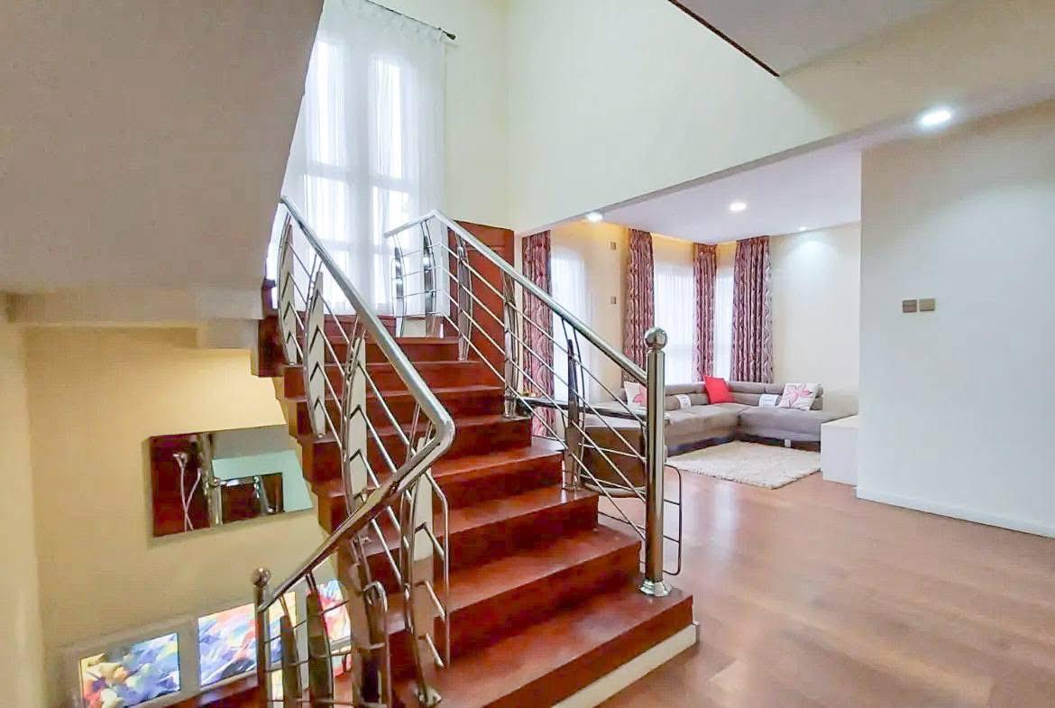 4 Bedroom Townhouse image 4