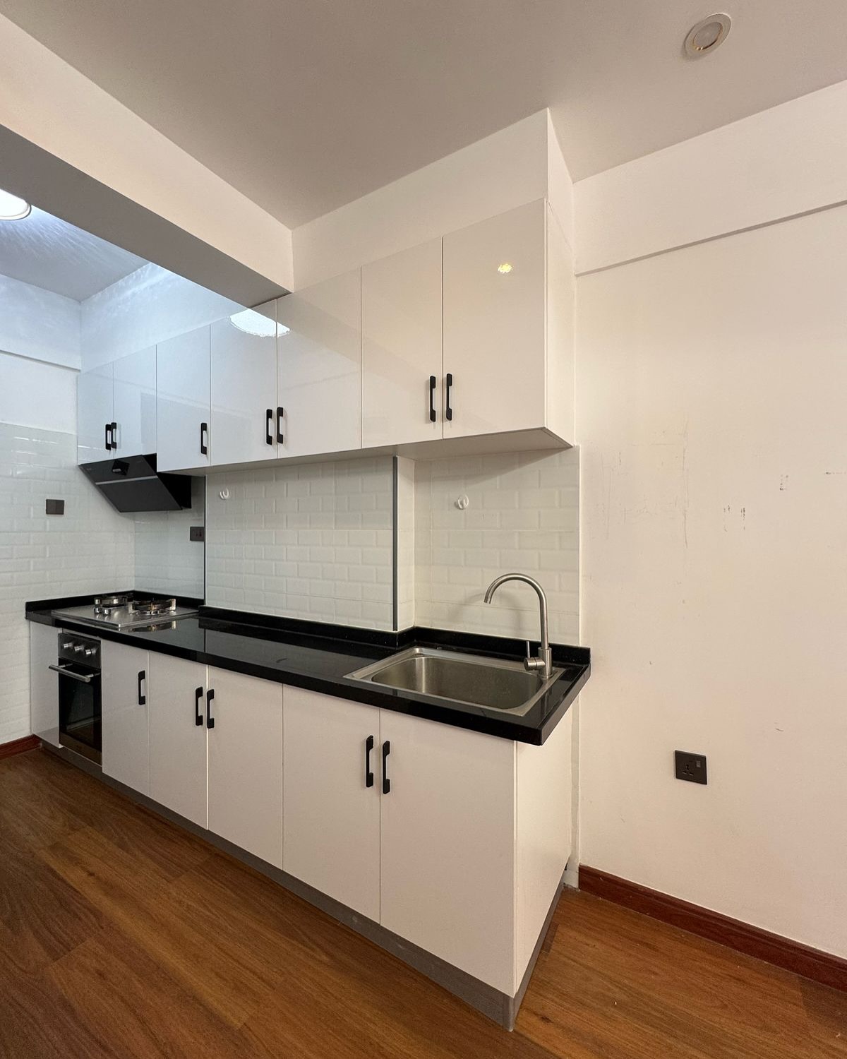 Studio Apartment image 6