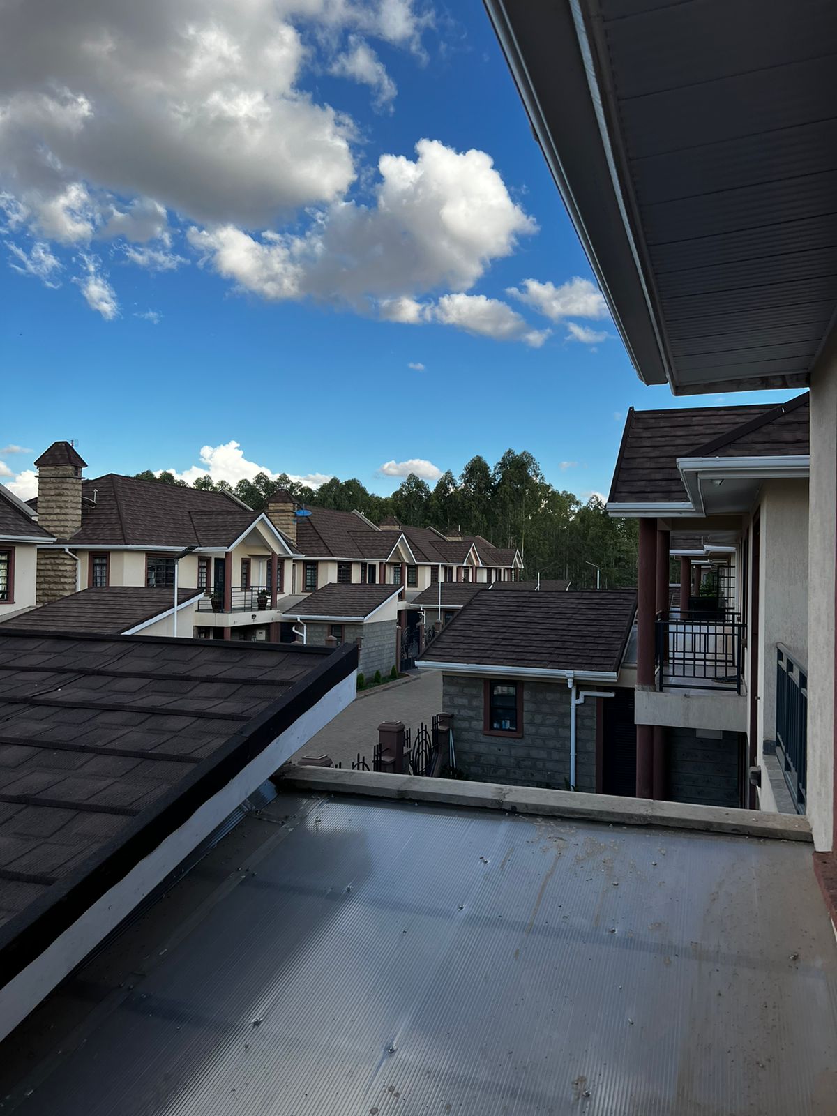 Elegant 4-Bedroom Home with SQ for Rent image 16