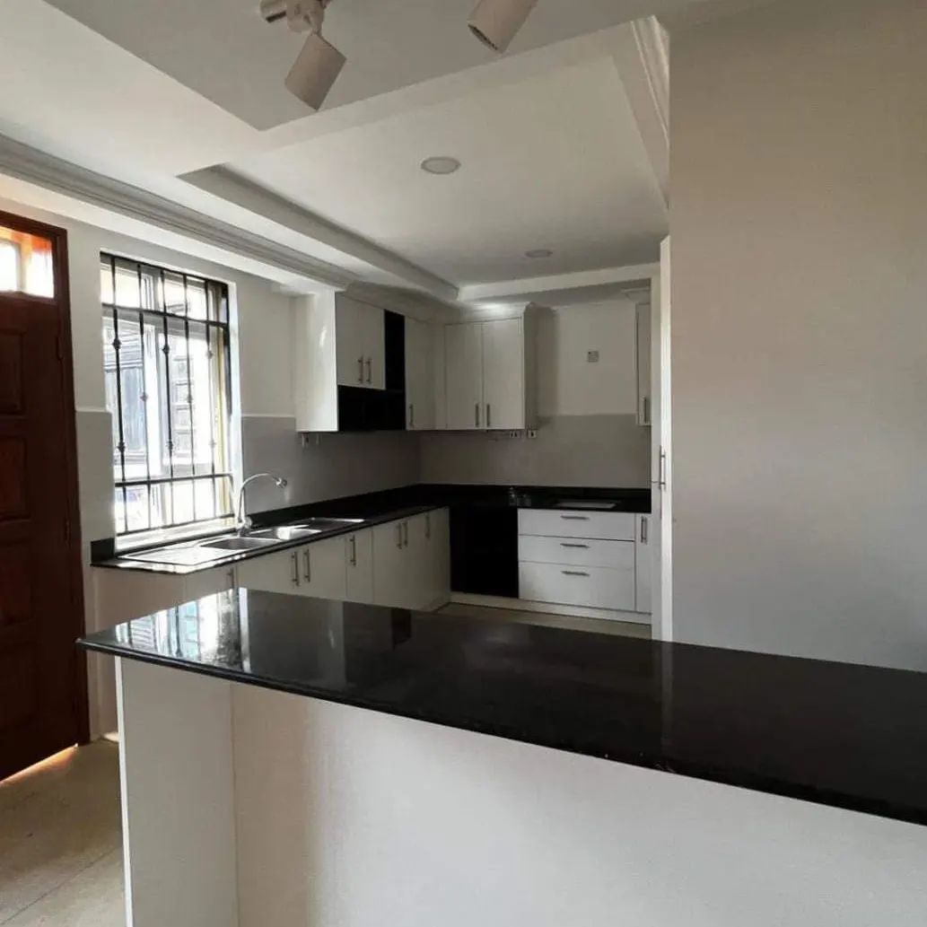 5-Bedroom image 7