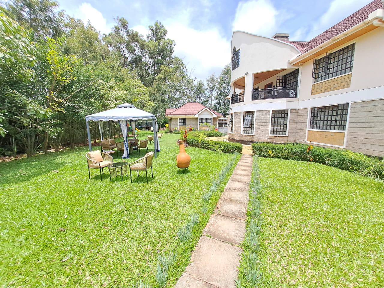 6 Bedroom villa image 15