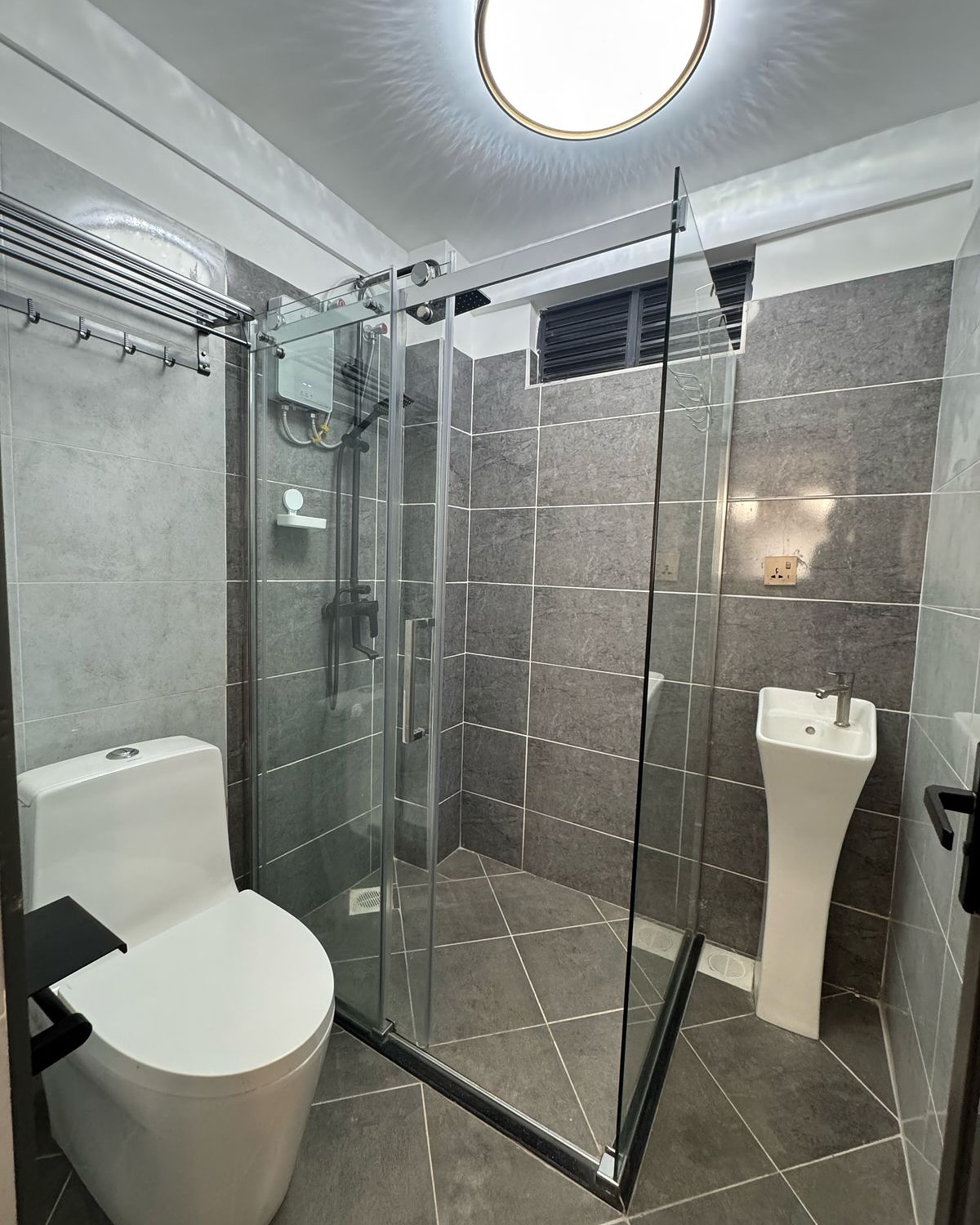 Studio Apartment image 4