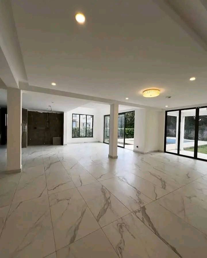5 Bedroom Townhouse image 7