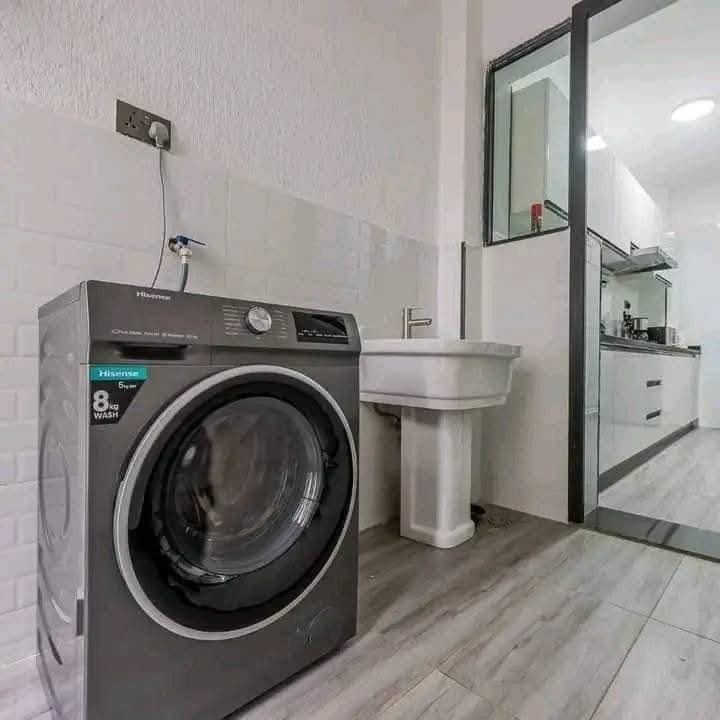 2 Bedrooms image 3