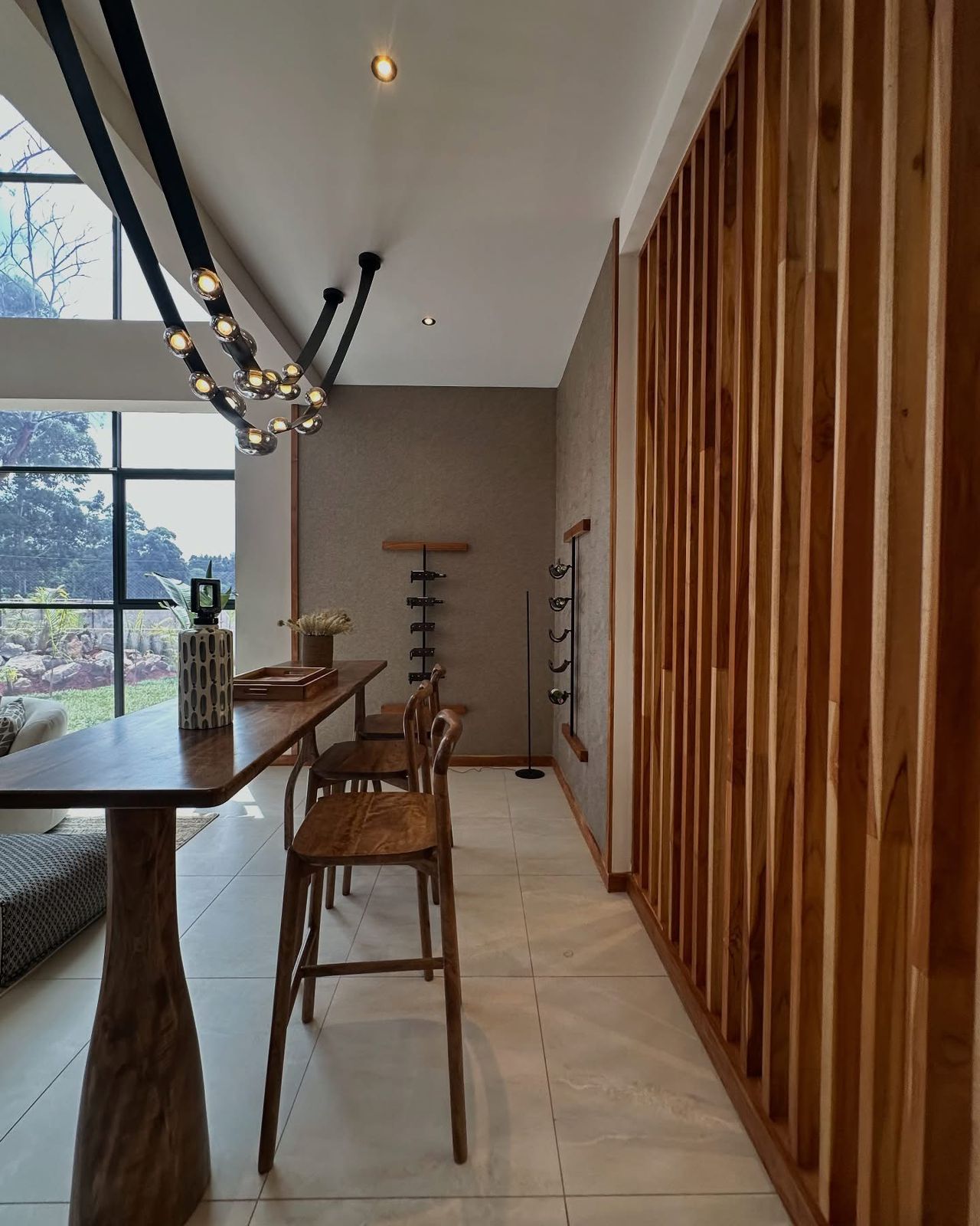 4 Bedroom and Dsq image 11