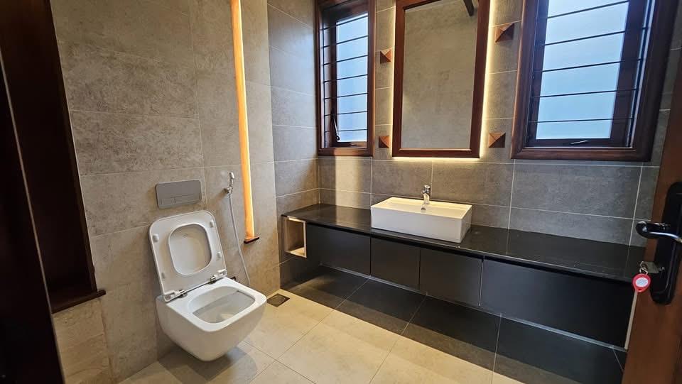 5 Bedroom image 8