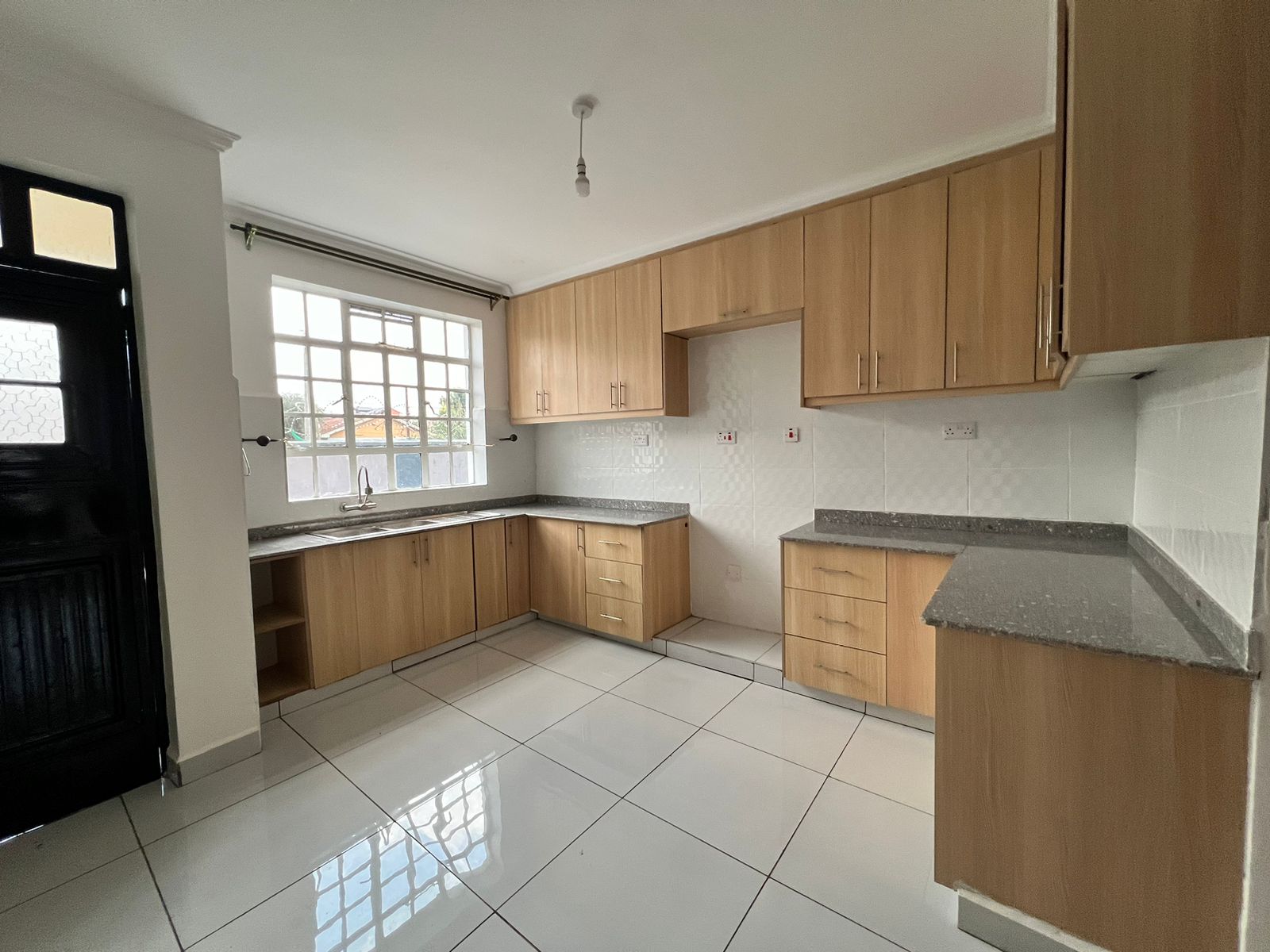 3-bedroom semi-Apartment image 6