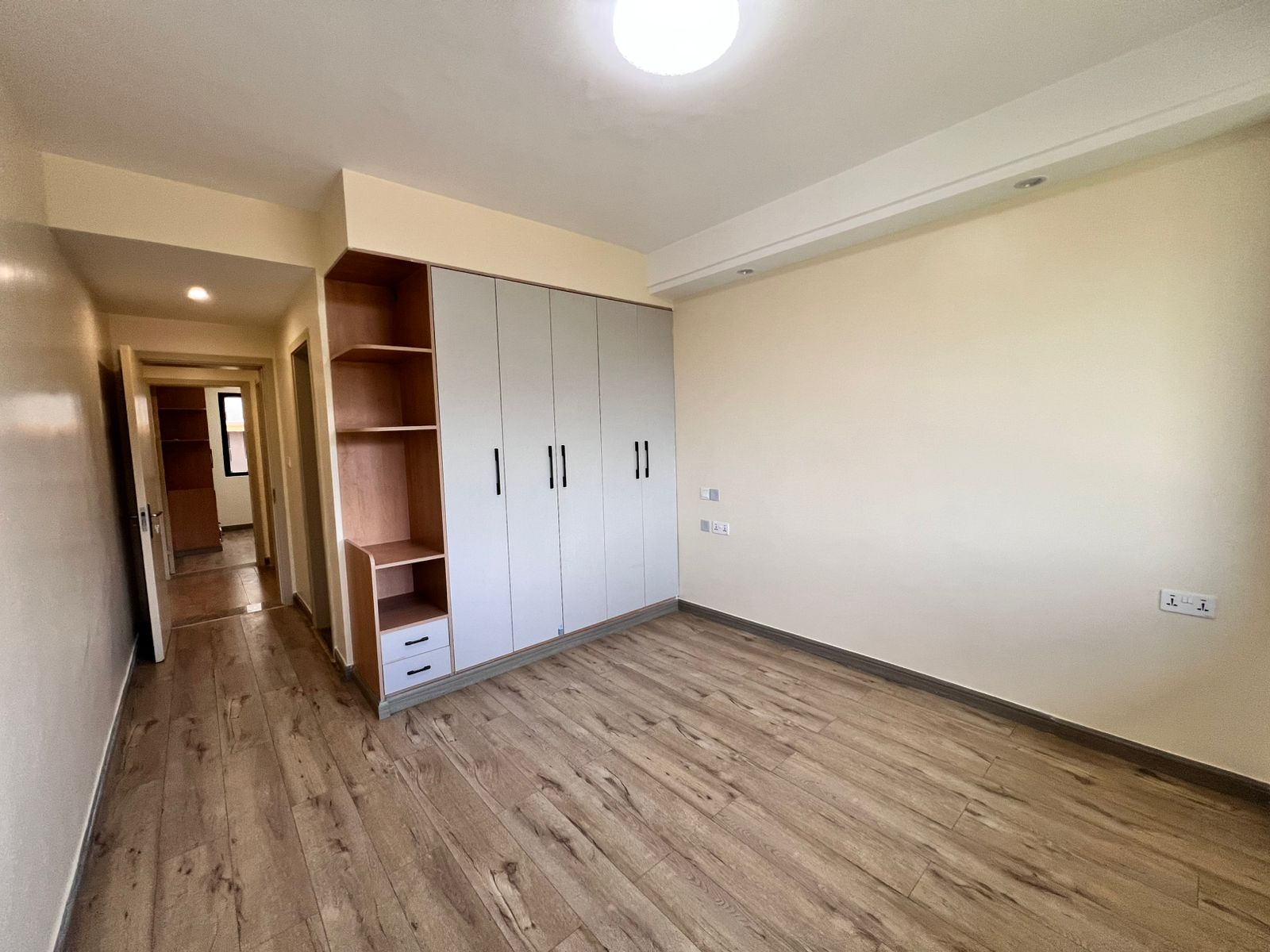 2 Bedroom Apartment image 8