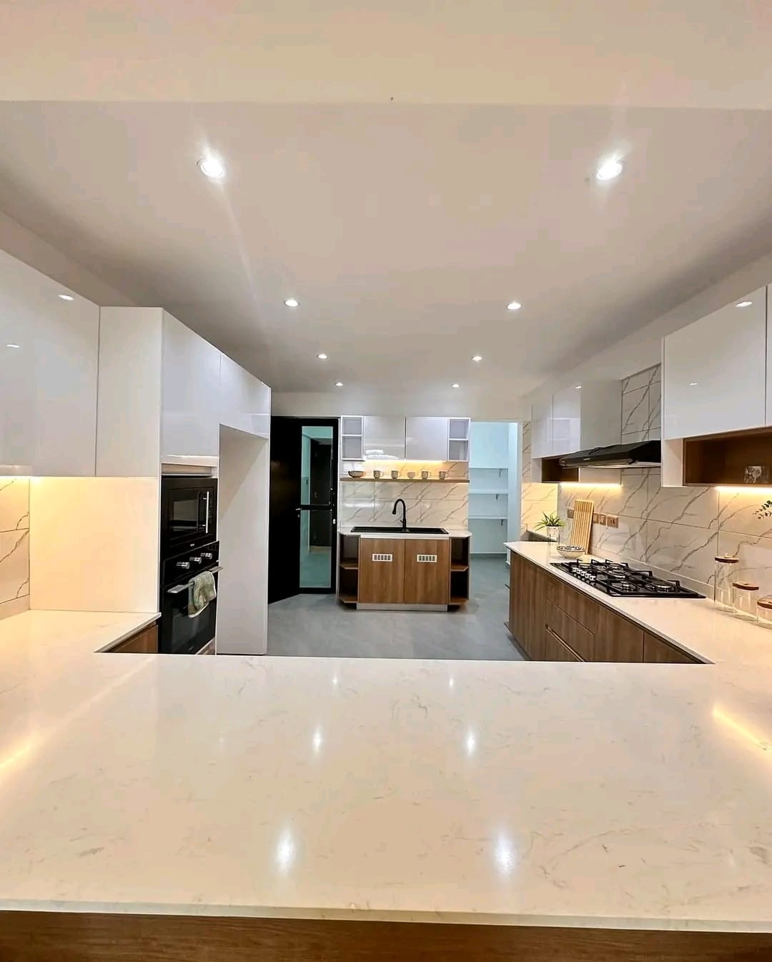 3 and 4-bedroom Apartment image 3