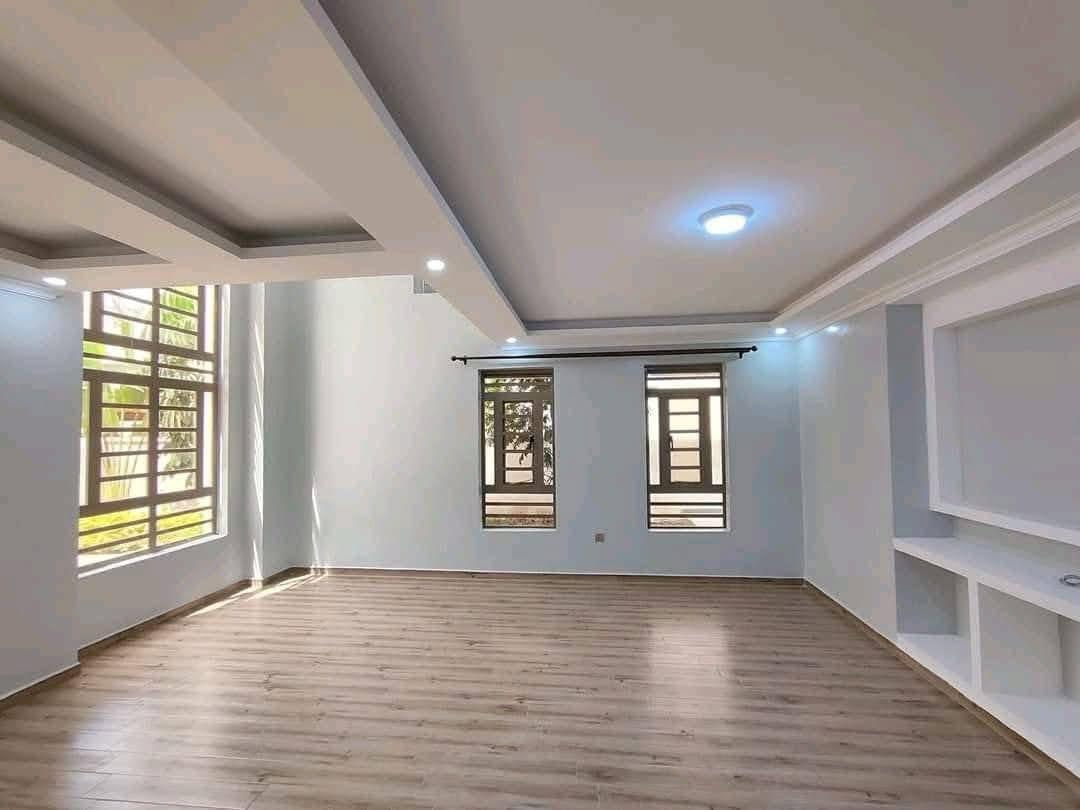 4 Bedroom plus DSQ image 7