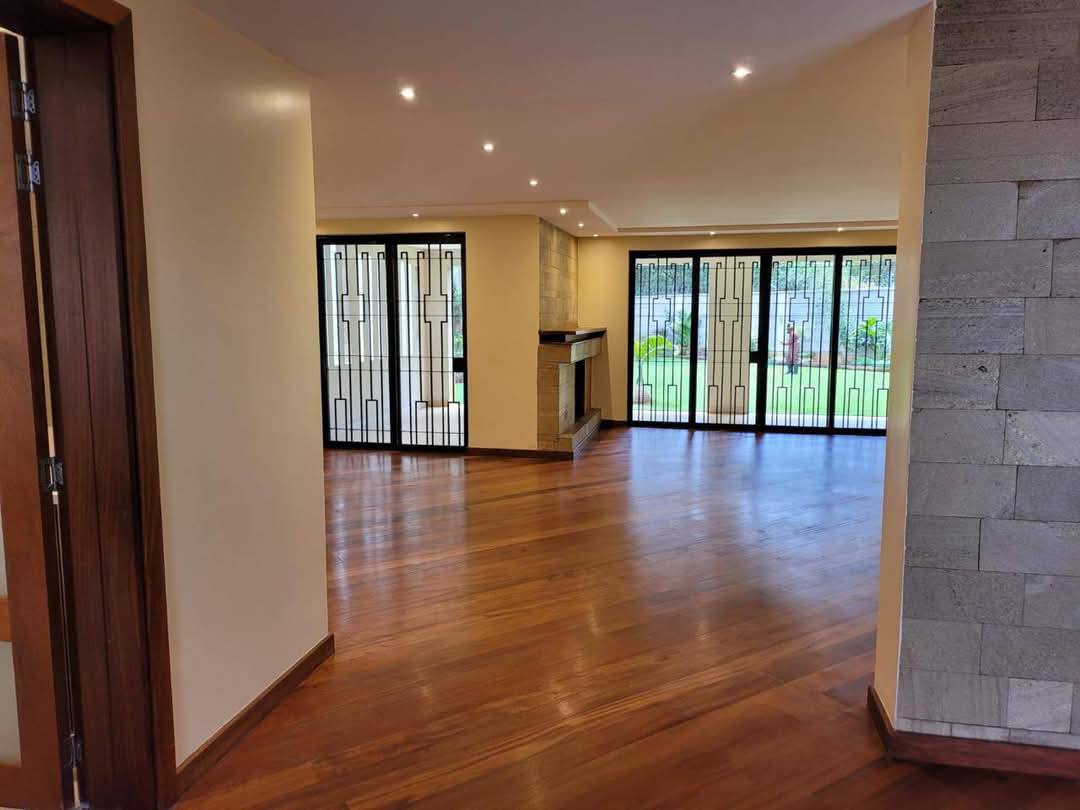 5 Bedroom Plus DSQ image 15