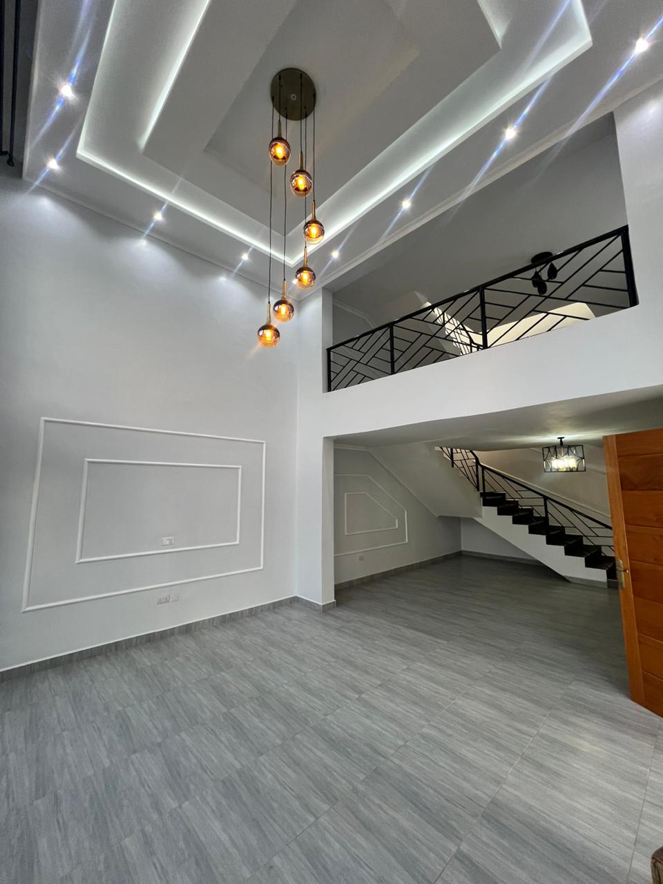 4 Bedroom Villa image 8