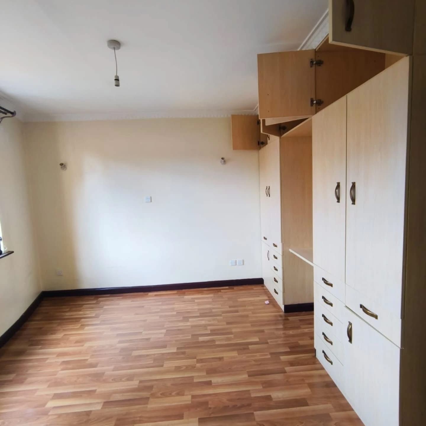 3 Bedroom Apartment image 10