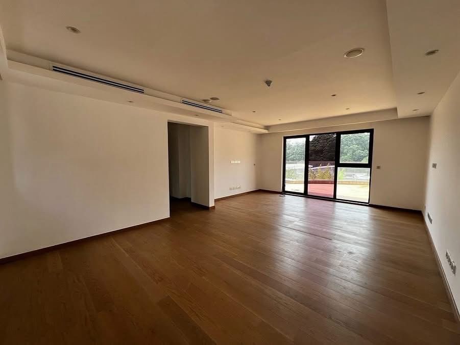 5 bedroom villa image 16