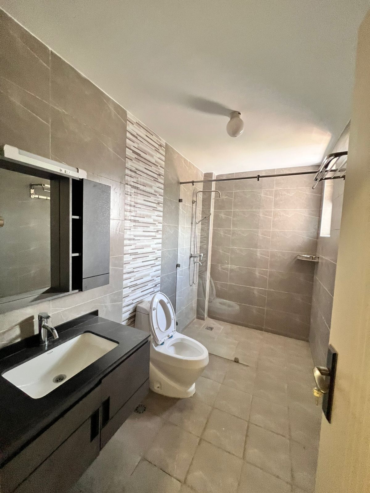 2 Bedroom Apartment image 9
