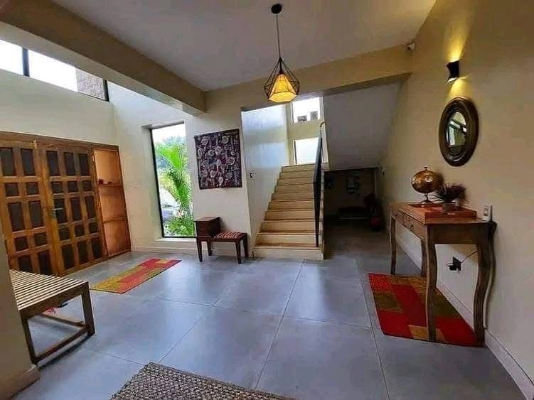 5 Bedroom Townhouse plus DSQ image 7