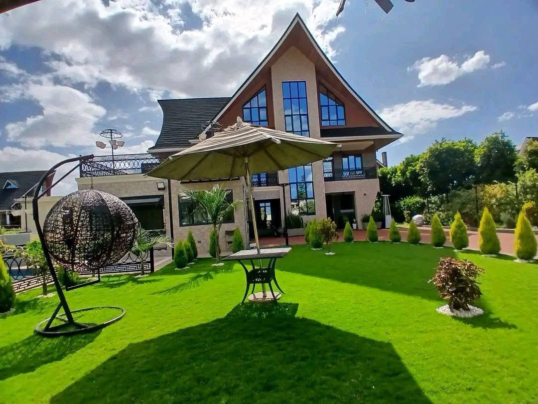 6 Bedroom image 7