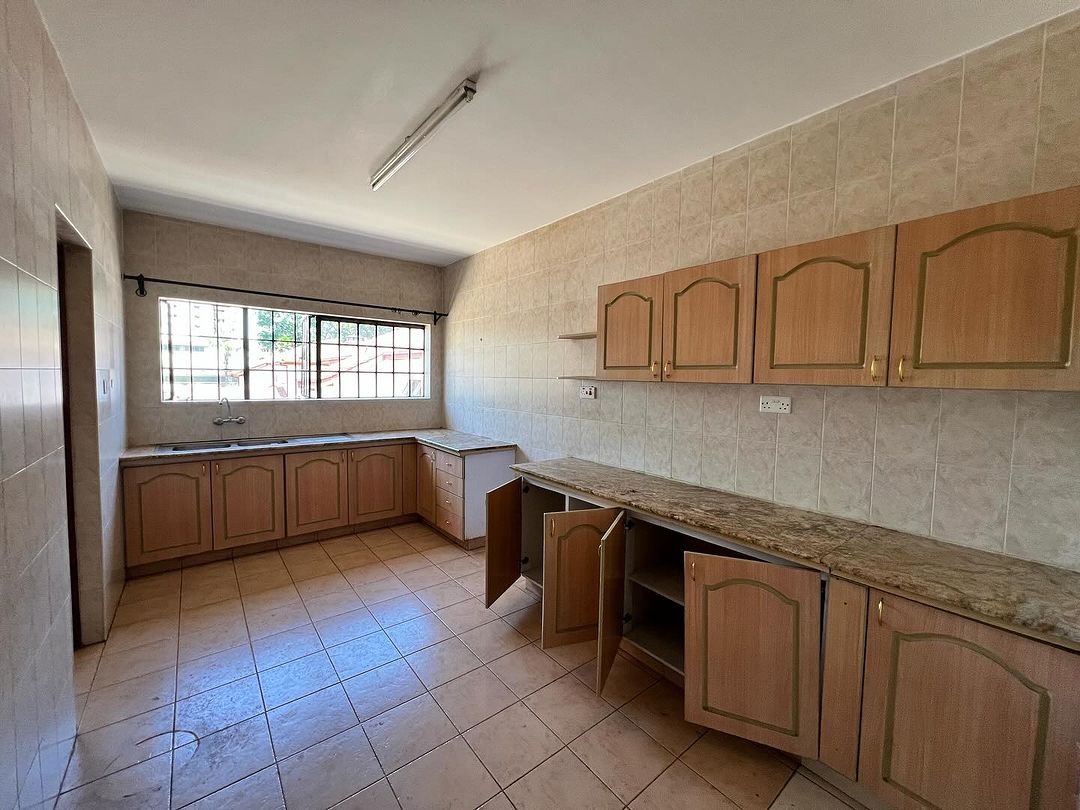 3-Bedroom image 8