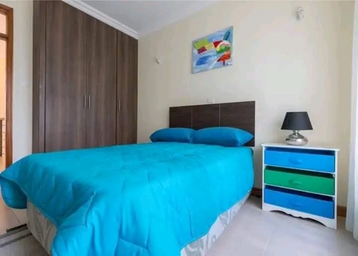 4-Bedroom image 6